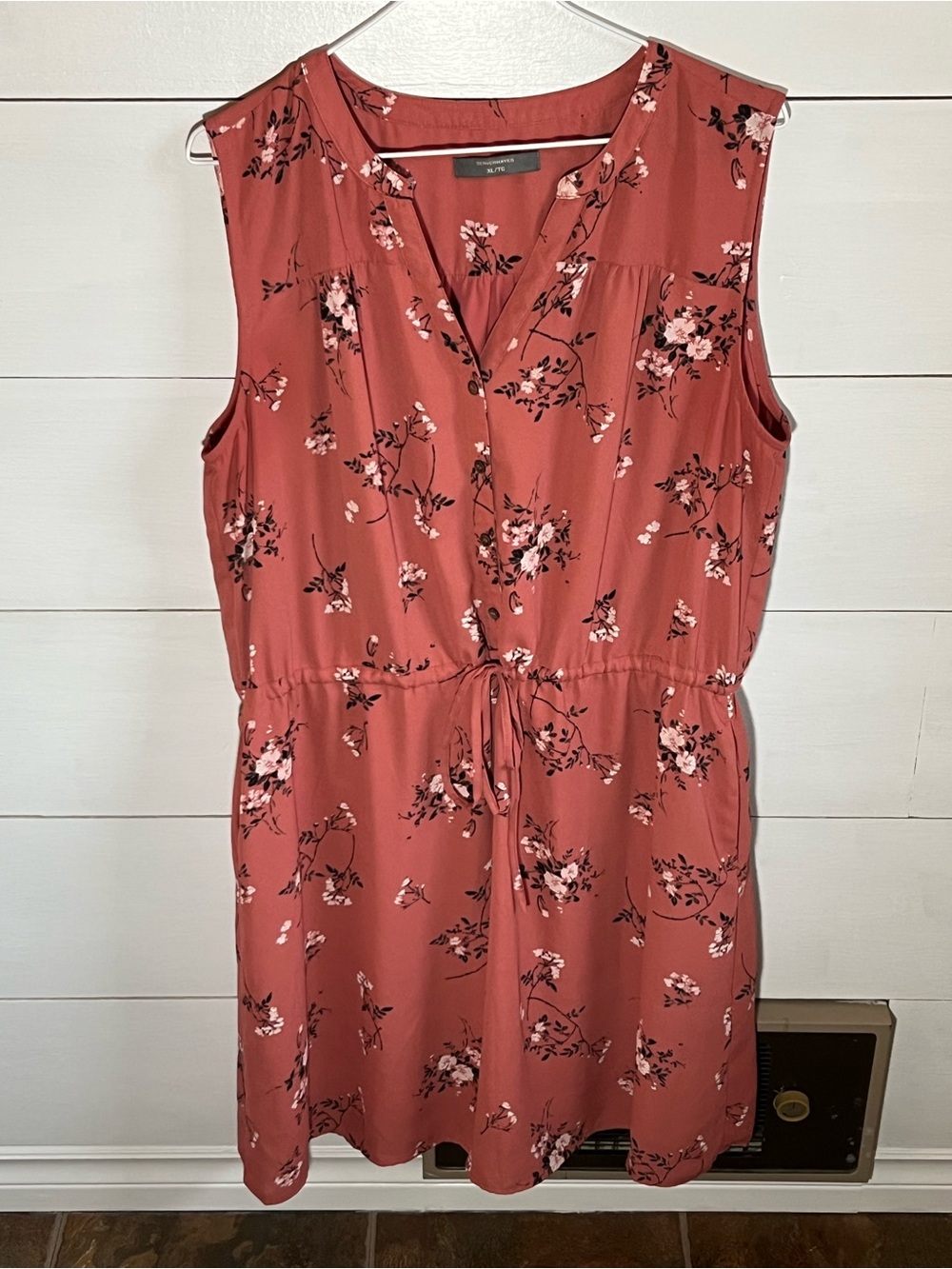 Denver Hayes Rust Floral Sleeveless Midi Dress